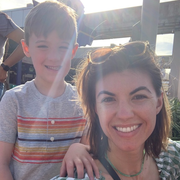 Meet your Posher, Amber - Picture 1 of 1